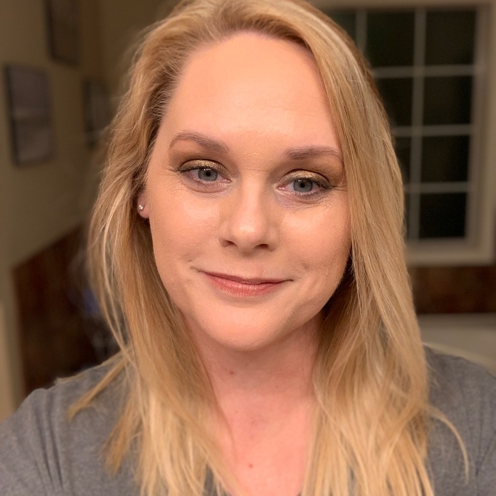 Meet your Posher, Angela